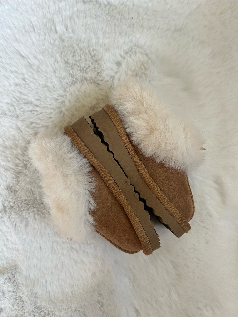 Cat & Jack Kids Cozy Shearling Trim Brown Slip-On Slippers Toddler 5 - Picture 4 of 7